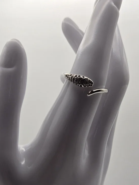 925 Sterling Silver Snake Ring – Adjustable – Crystal Detail - Picture 5 of 9